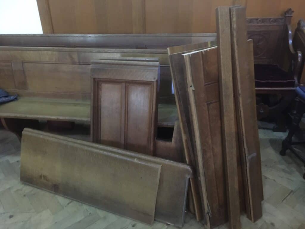 Pews 1